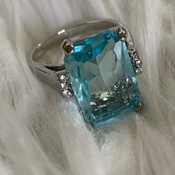 Clearance simulated Aquamarine Ring - Picture 3 of 4